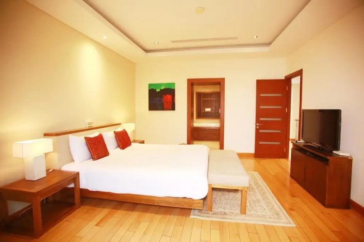 2 Bedrooms Villa
