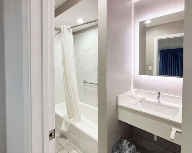 Standard Double Suite