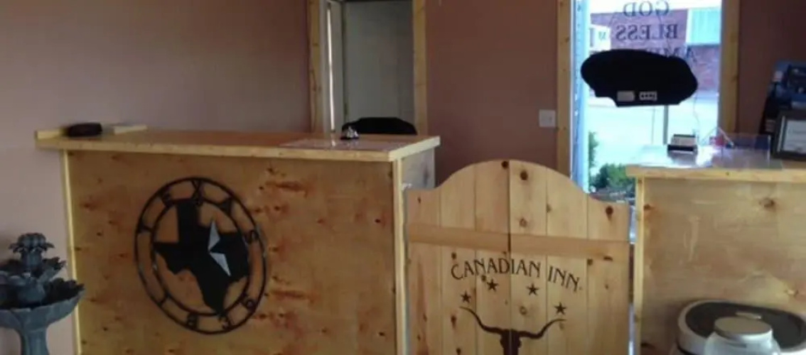 Canadian Inn
