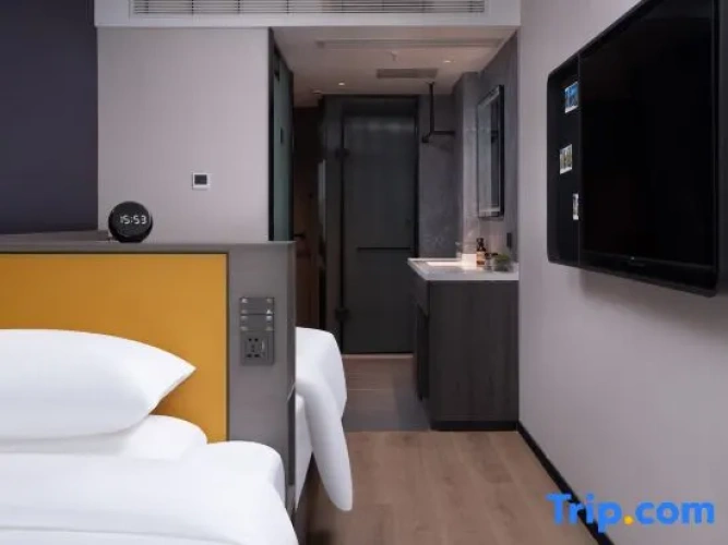 Deluxe Twin room with lake view