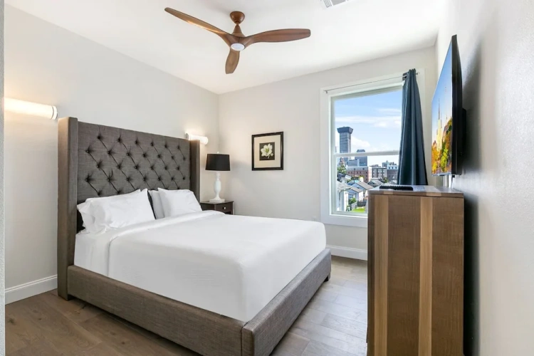 4 Bedrooms Standard Apartment with balcony