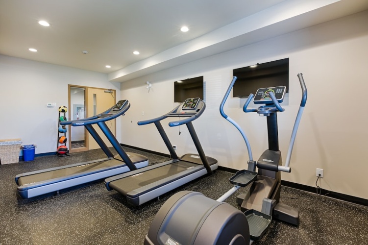 Microtel by Wyndham Casselman photo 19