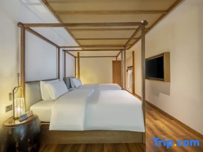 Standard Twin room with balcony