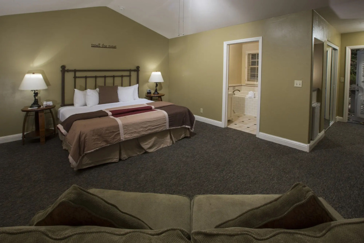 Carmel River Inn & Cottages