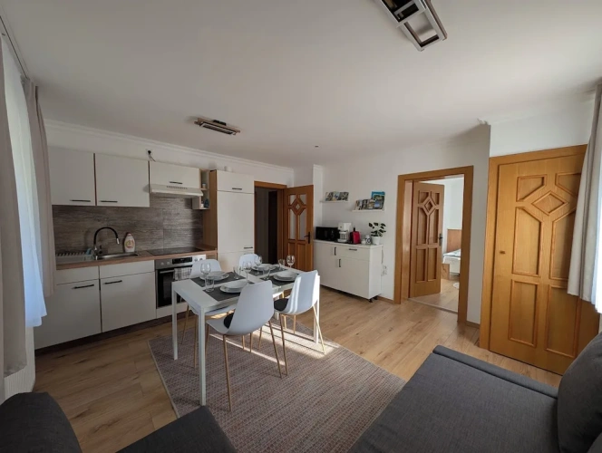 2 Bedrooms Apartment with mountain view