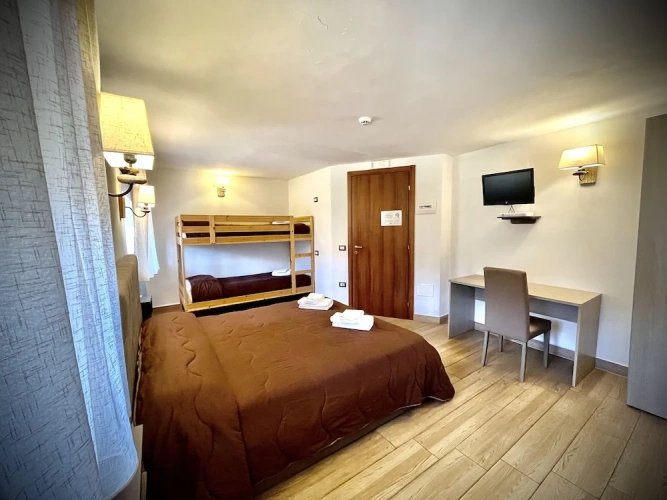 Comfort Quadruple room with mountain view