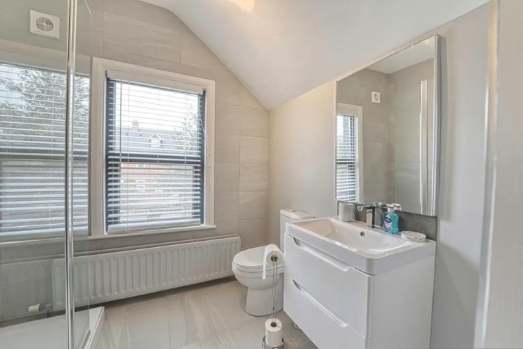 Host Stay Barton Road House