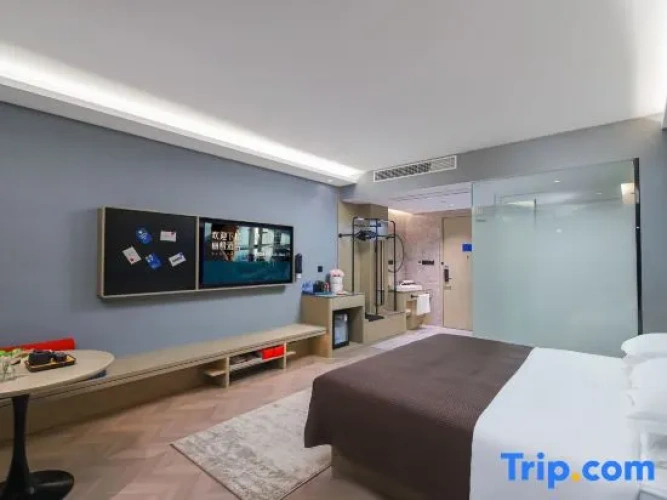 Standard Double room with city view