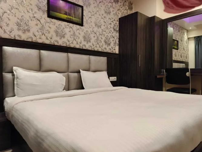 Hotel Golden Crown