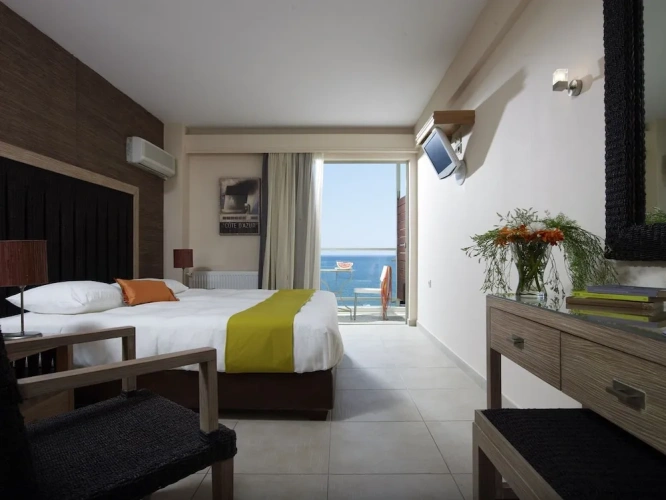 Comfort with Veranda Family room with sea view