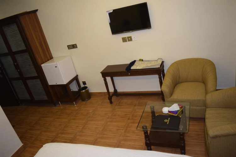 Green Palace Guest House