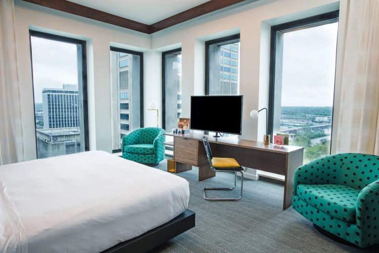 Fairlane Hotel