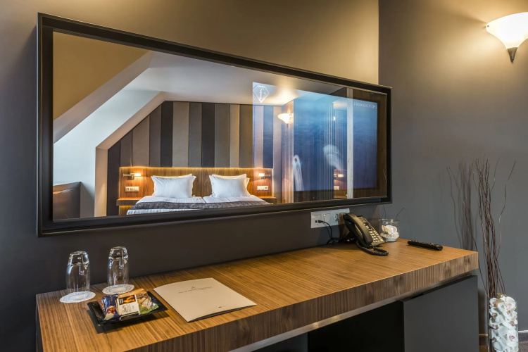 All Seasons Residence Hotel