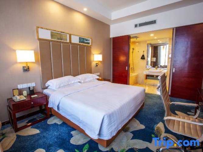 Deluxe Double Suite
