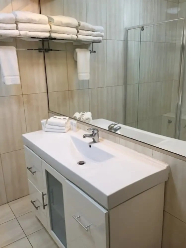 2 Bedrooms Cottage