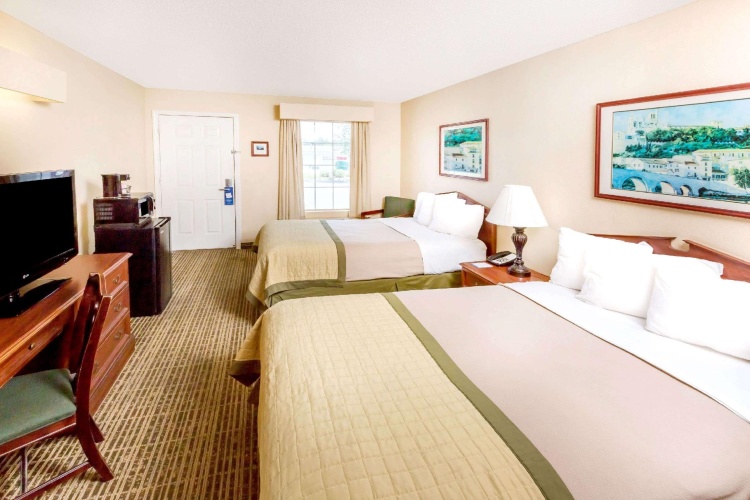 Standard Quadruple room