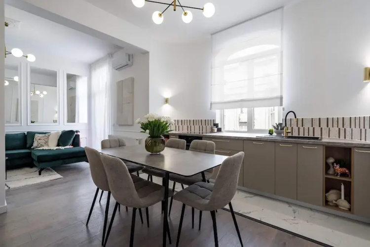 Contemporary Aparthotel 2BR Flats