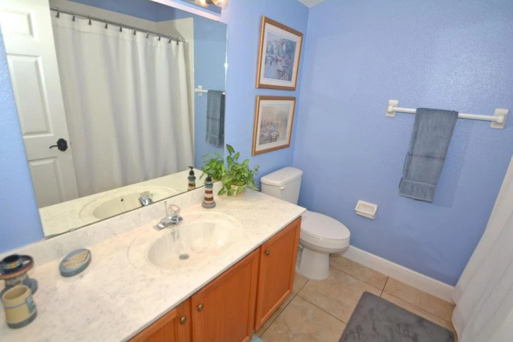 Hampton Lakes Villas - Holly Corner