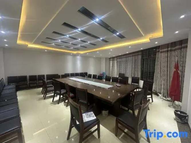 Luoping Hengyue Express Hotel