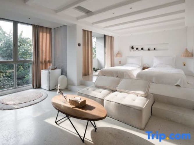 Standard Twin room with mountain view