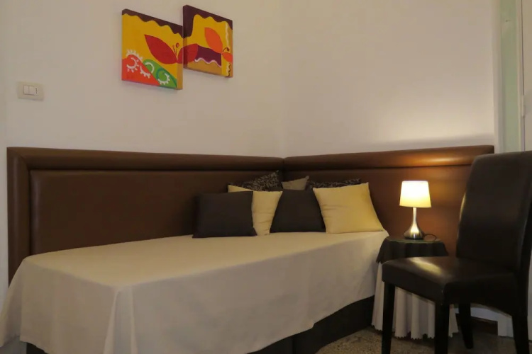 Palazzo De Tomasi B&B