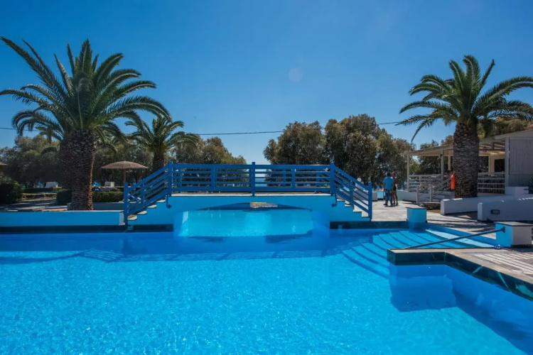 Zefiros Beach Hotel — фото 4