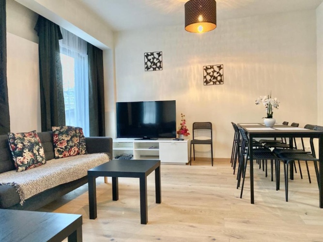 2 Bedrooms Apartment