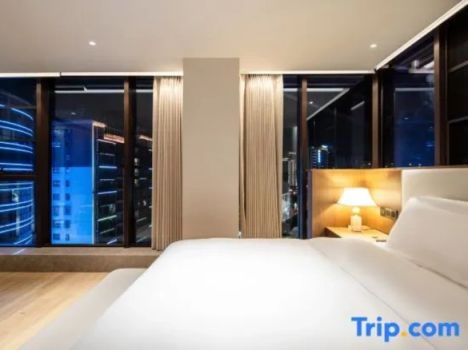 Suite with mountain view