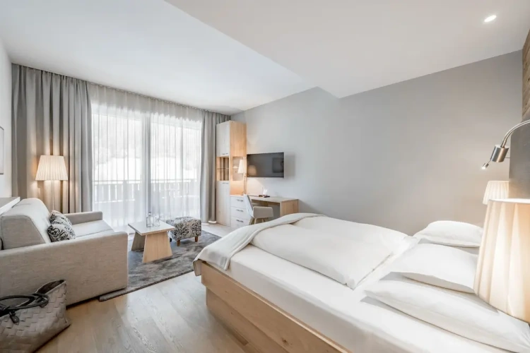 Deluxe Double room with balcony