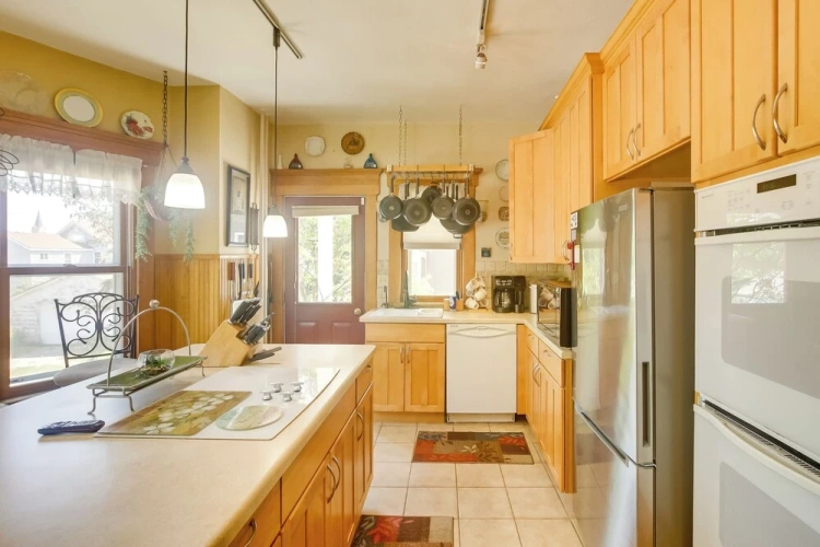 5 Bedrooms Cottage