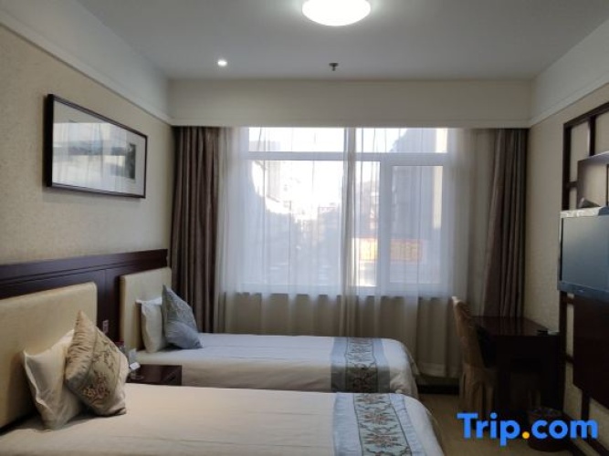 Standard Twin room with view