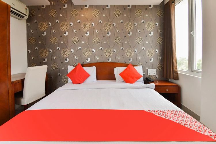 Flagship 76012 Hotel Grand Decor