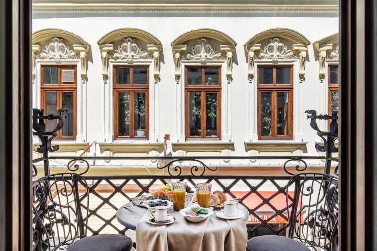 Old Town Luxury Suites