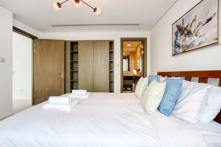 Bright Apartment, Steps Away to Burj Khalifa