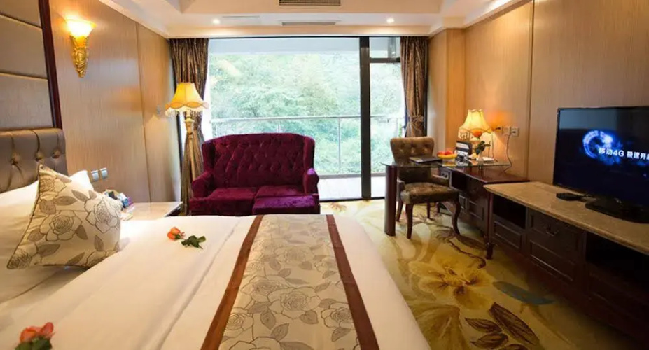 Huashuiwan No. 1 Hot Spring Hotel