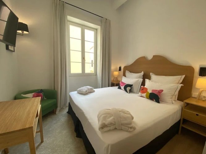 Economy room