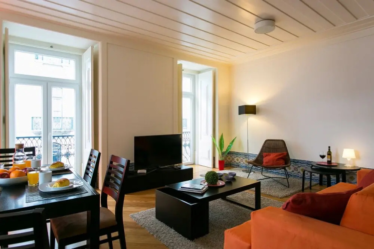 ALTIDO Elegant 2BR Apt w/workspace nearby Baixa-Chiado subway