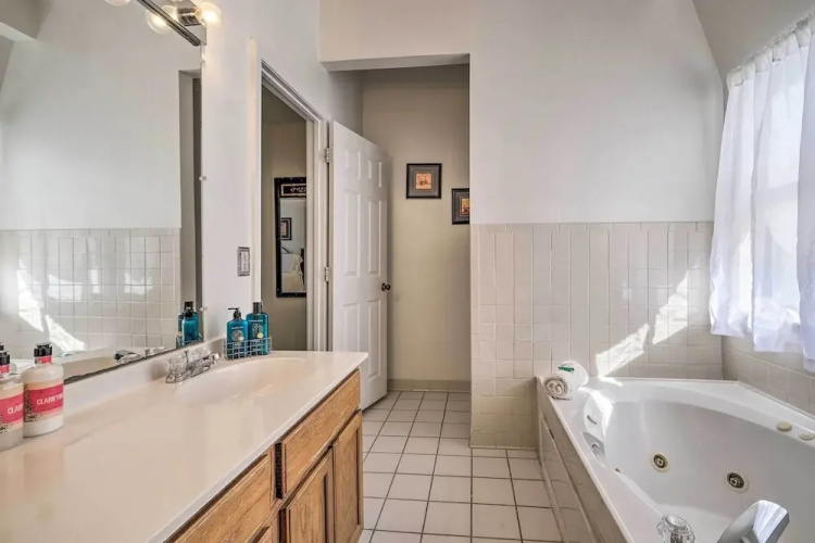Washington DC Townhome 4 Mi to National Mall!