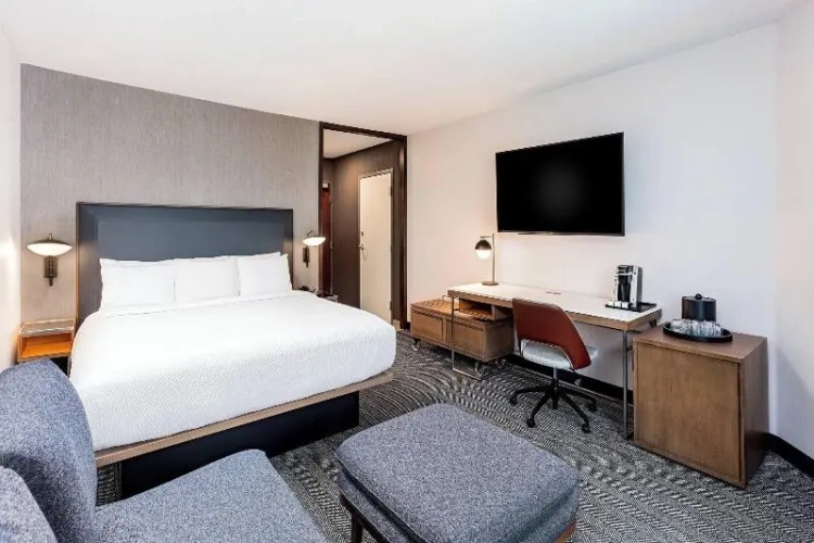 Standard Double room with view