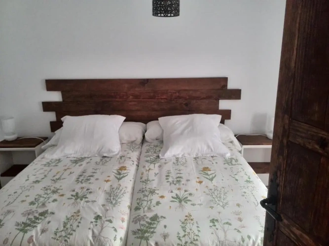 2 Bedrooms Cottage