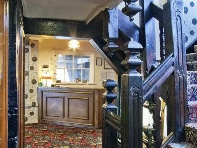 Cain Valley Hotel