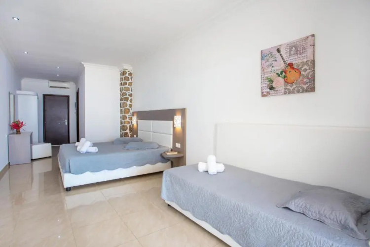 Aquarius Beach Hotel