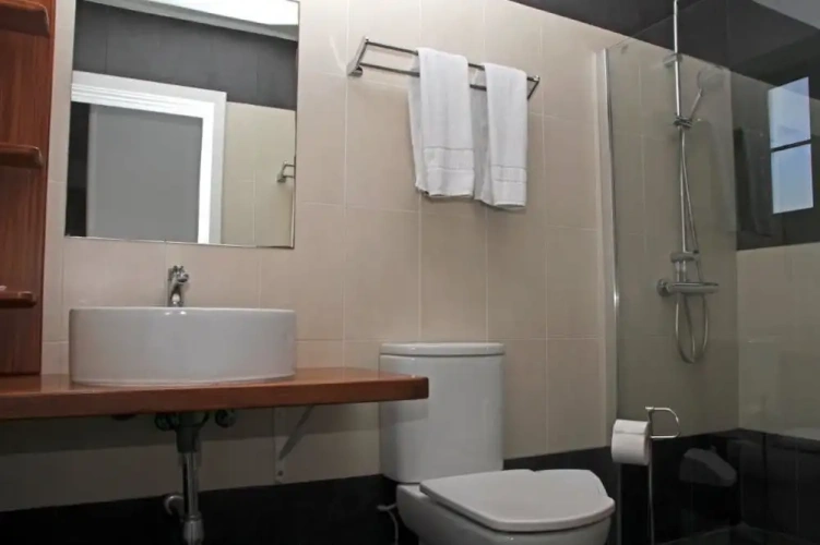 2 Bedrooms Bed in Dorm