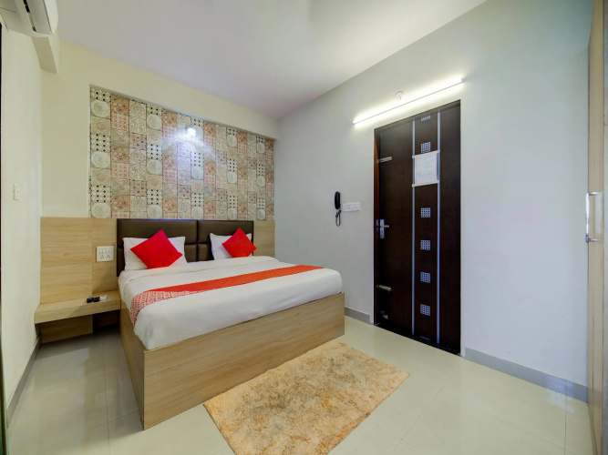OYO 14565 Hotel Snazzy