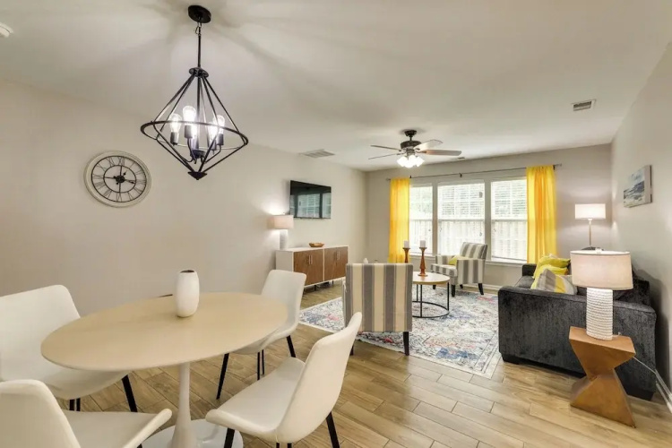 Charming North Charleston Townhome - Pets Welcome!