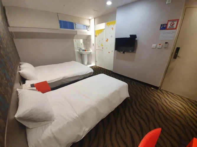 Standard Triple room