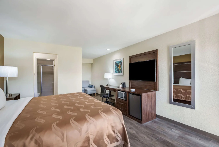 Quality Inn & Suites Suffolk West
