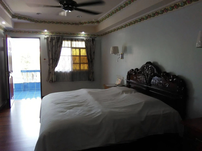 Ben & Roz Inn