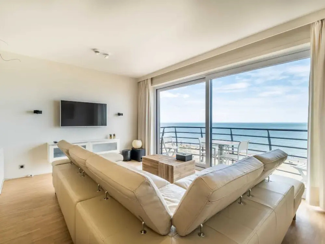 Apartment by Zeedijk With Sea View
