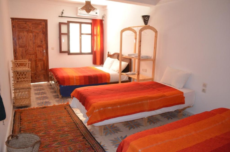 Standard Triple room